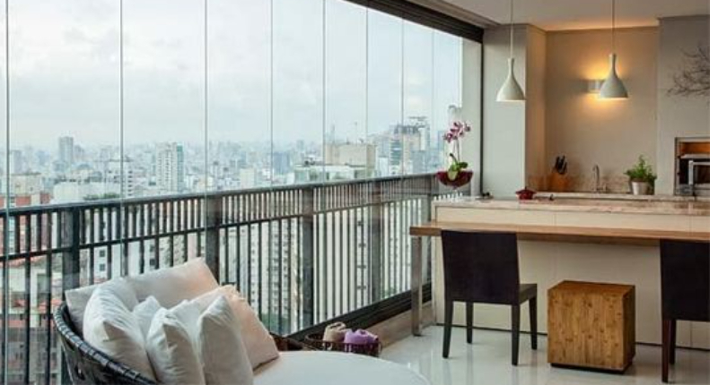 Projeto de Cortina de Vidro em Varanda